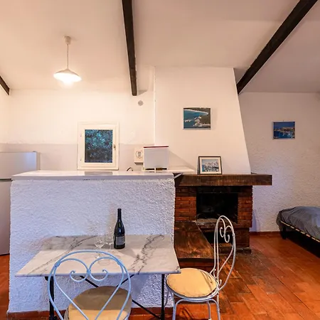 F2 Tonnara Pour 4 Personnes, Rondinara,