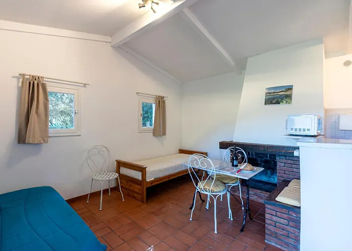 Hébergement de vacances F2 Tonnara Pour 4 Personnes, Rondinara, Bonifacio (Corsica)