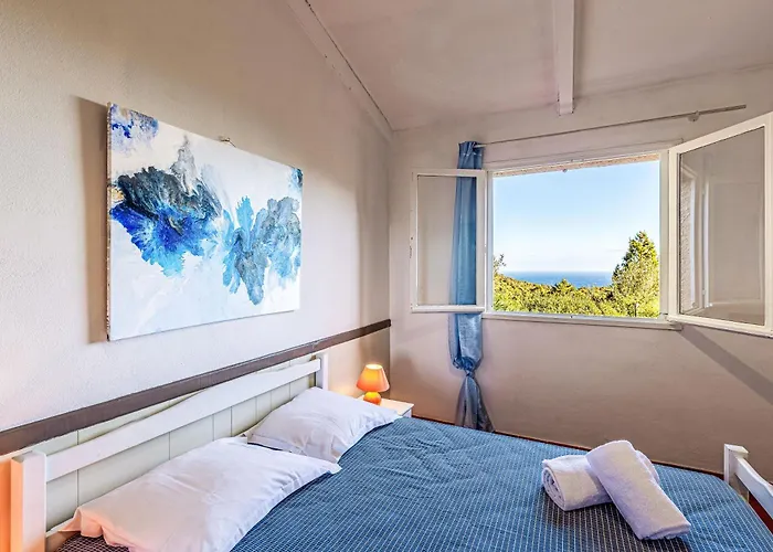 F2 Tonnara Pour 4 Personnes, Rondinara, Bonifacio (Corsica)