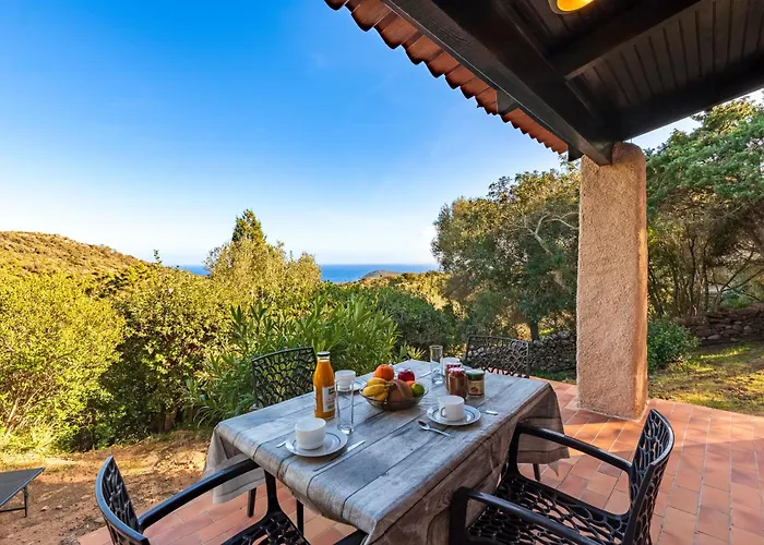 Hébergement de vacances F2 Tonnara Pour 4 Personnes, Rondinara, Bonifacio (Corsica)