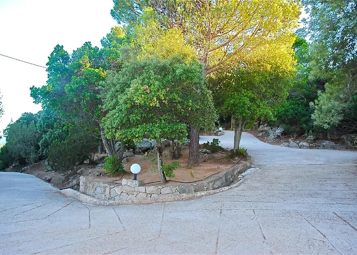 F2 Tonnara Pour 4 Personnes, Rondinara, Hébergement de vacances Bonifacio (Corsica)