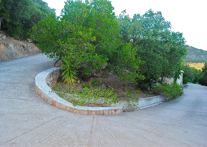 F2 Tonnara Pour 4 Personnes, Rondinara, Hébergement de vacances