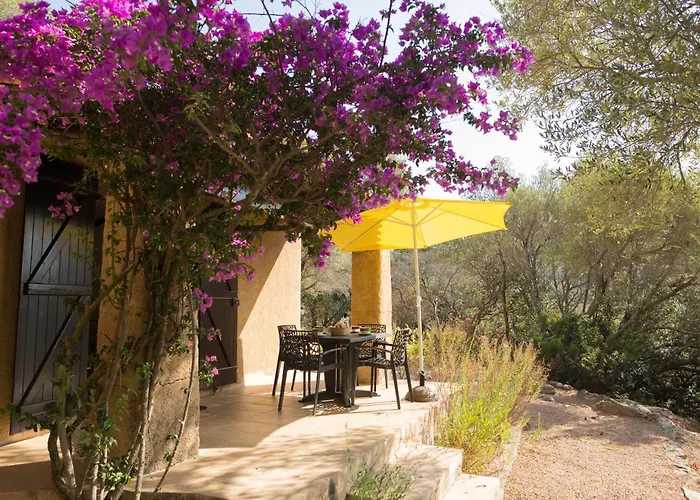 F2 Tonnara Pour 4 Personnes, Rondinara, Hébergement de vacances