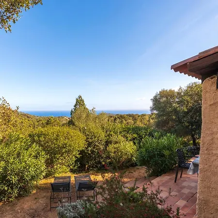 F2 Tonnara Pour 4 Personnes, Rondinara, *