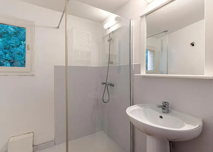 بيت للعطل F2 Tonnara Pour 4 Personnes, Rondinara, *